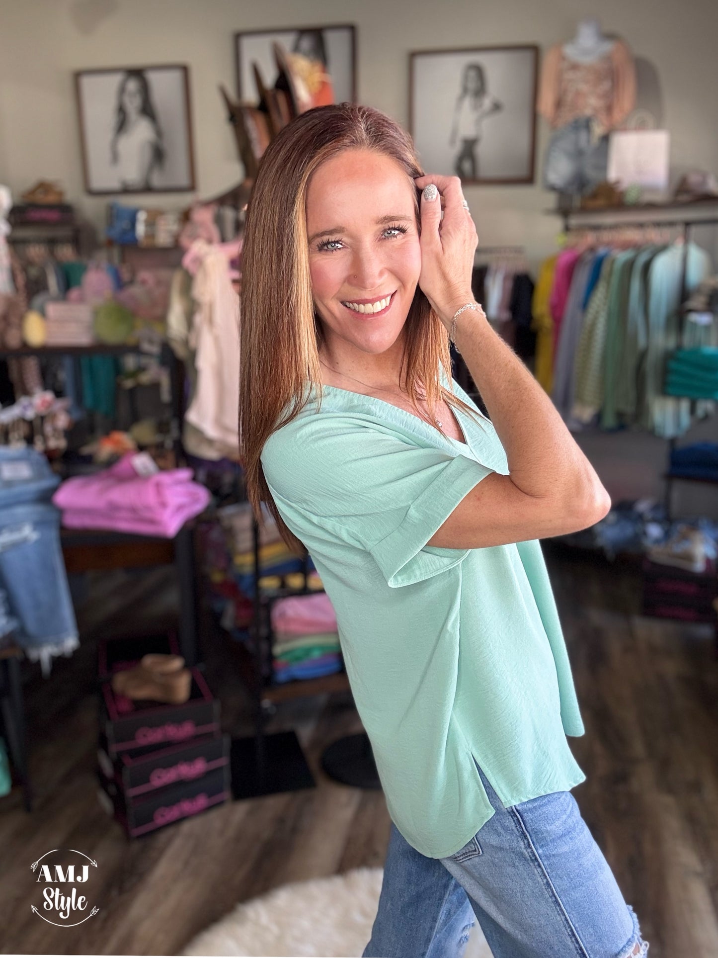 Vibrant V Crinkle Top - Mint
