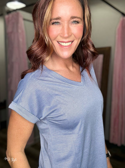 The Effortless V Neck - Chambray