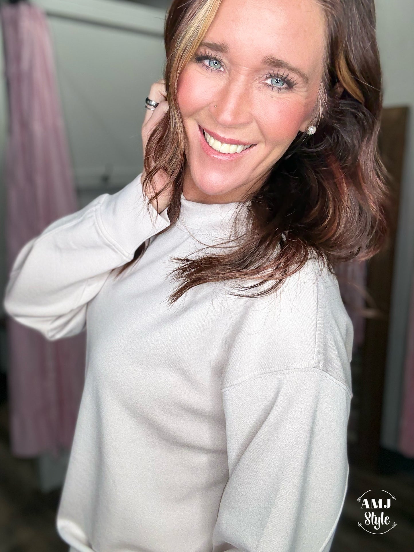 Vivid Breeze Pullover - Mocha Cream