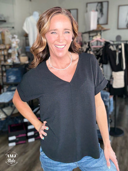 Vibrant V Crinkle Top - Black