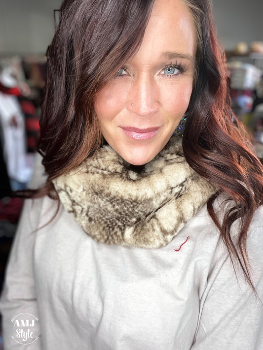 Plush faux fur Infinity Scarf